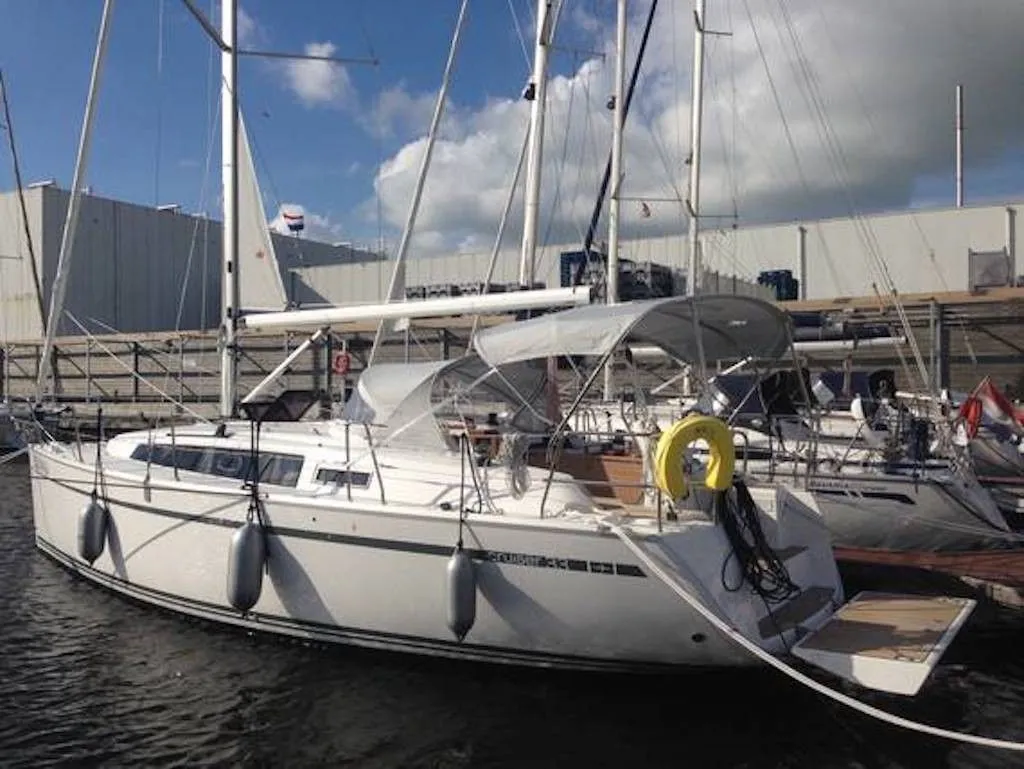 Explore Lelystad on a 9.99m 2 Cabin Sailing Yacht Rental