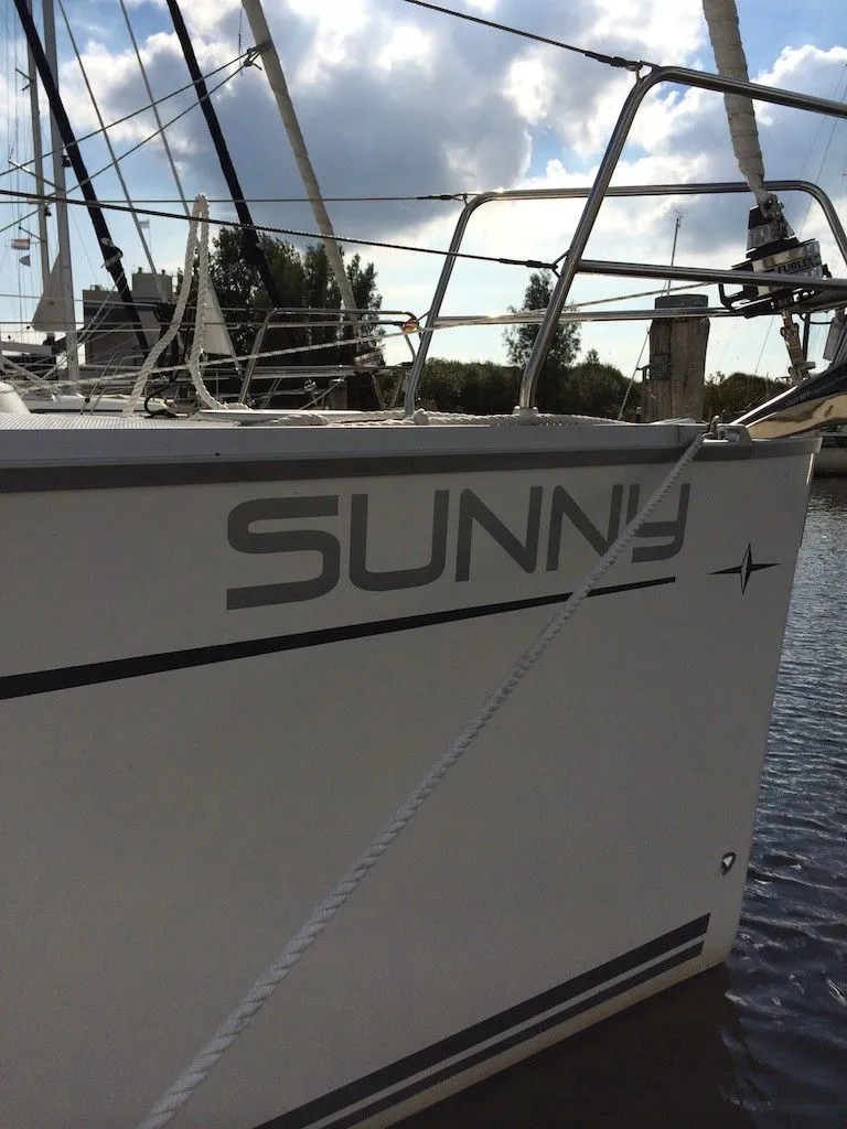 Explore Lelystad on a 9.99m 2 Cabin Sailing Yacht Rental