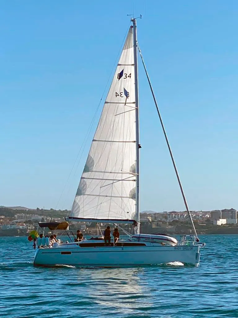 9.99m Portimão Bavaria Cruiser 34 Sailing Yacht Hire
