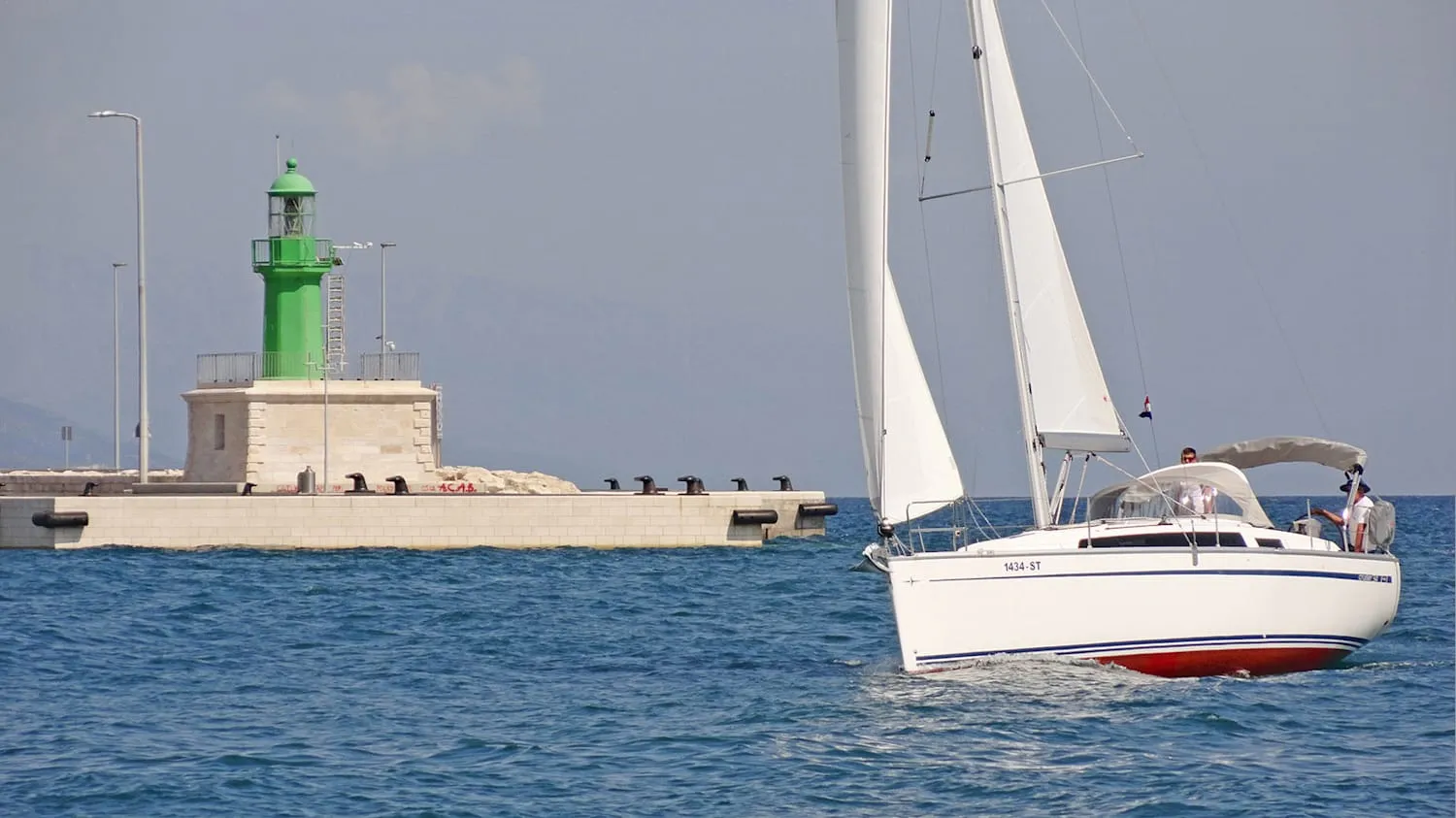 Artina Charter Boat - 4