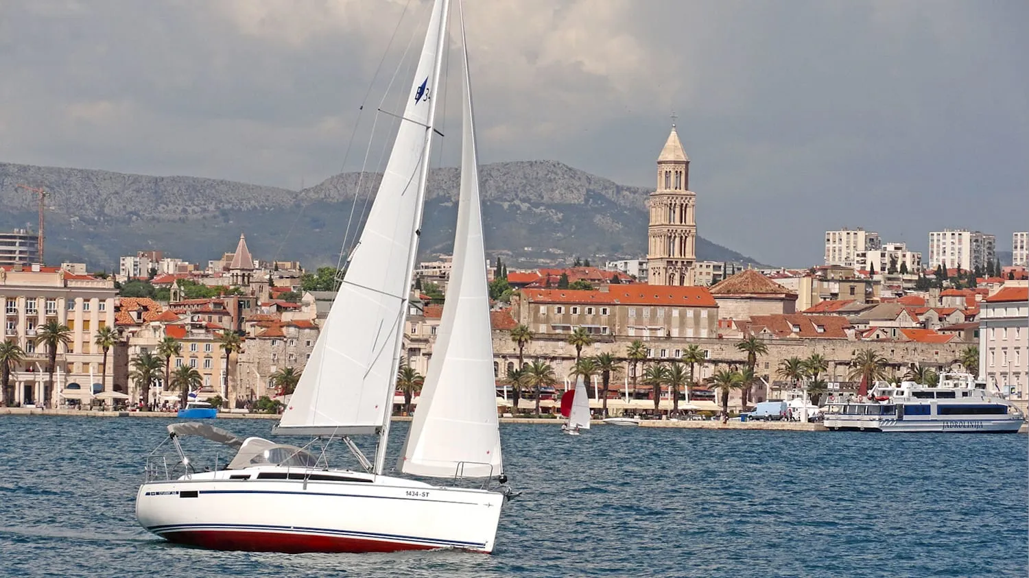 Artina Charter Boat - 3