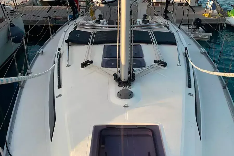 Bora 2000 Charter Boat