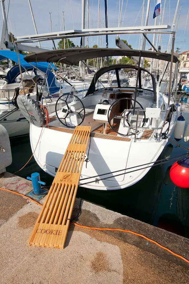 Explore Zadar on a 9.99m Bavaria Cruiser 34 Sailing Yacht Rental