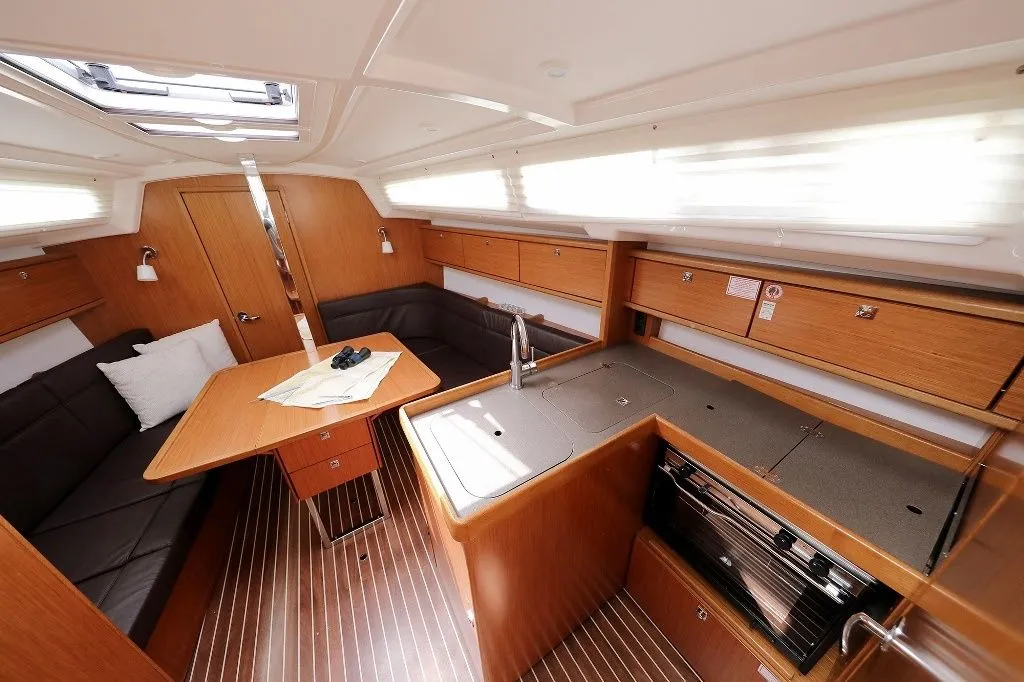 9.99m Pirovac Sailing Yacht Bavaria Cruiser 34 Hire