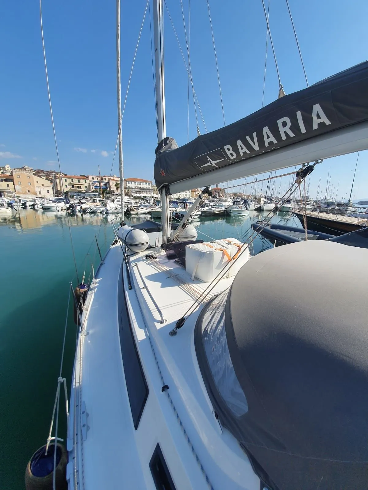 Explore San Vincenzo on a 9.75m Rental Sailing Yacht Bavaria Cruiser 34