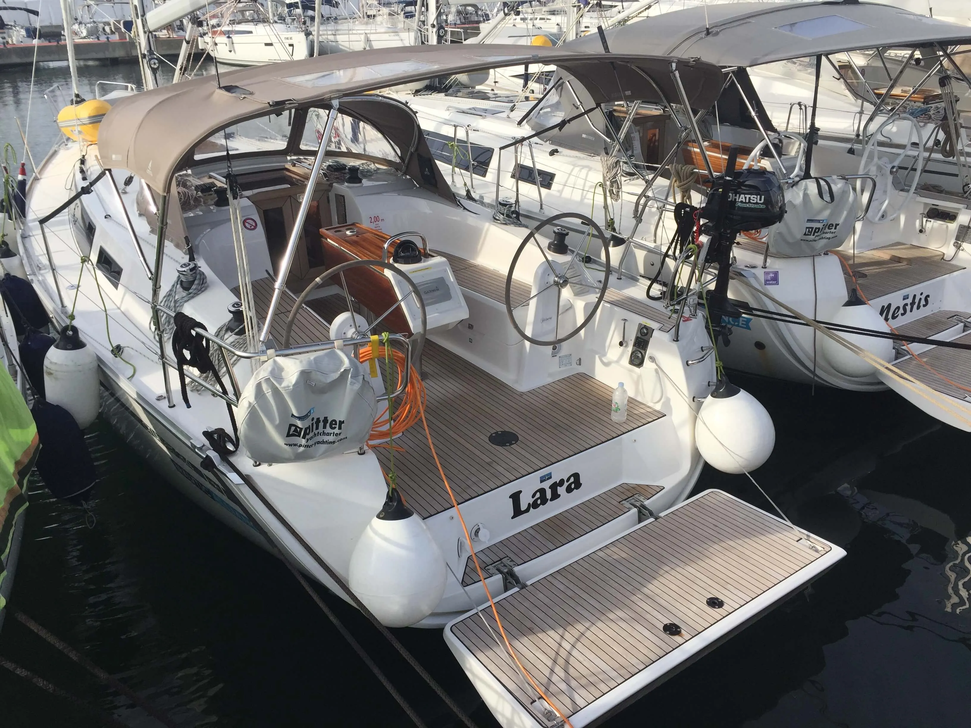 Lara Charterboot - 3