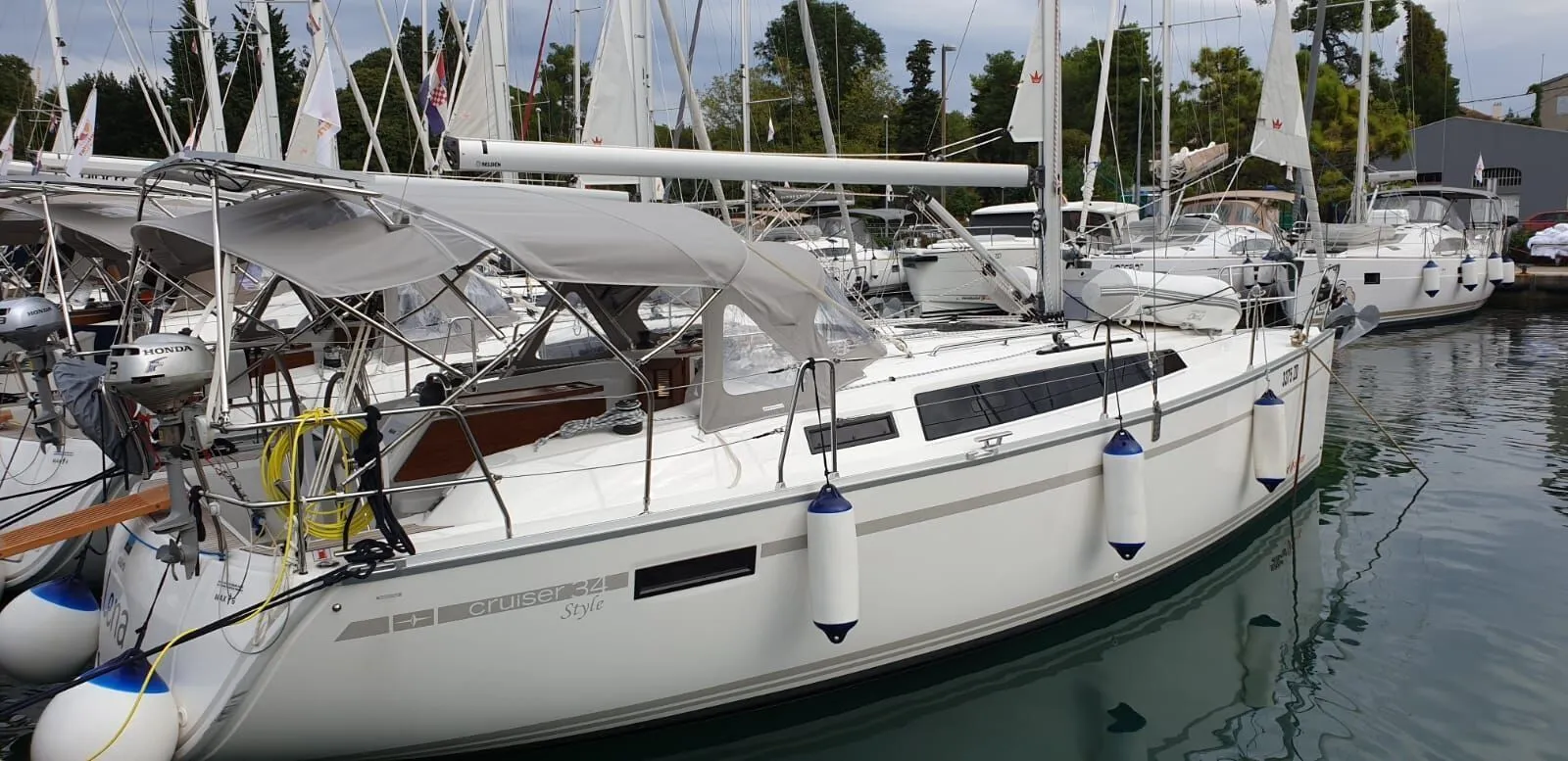 9.99m Zadar 2 Cabin Sailing Yacht Hire