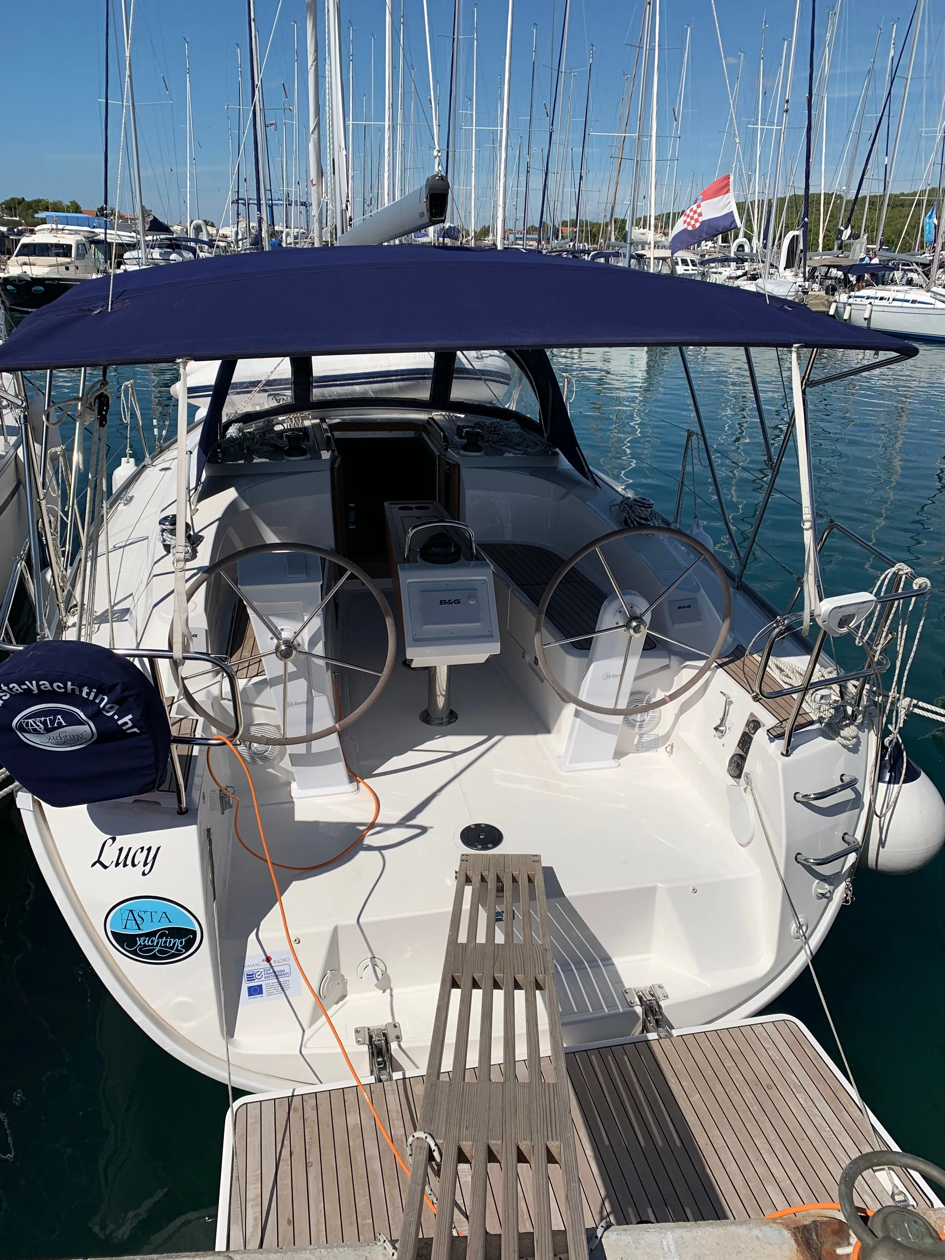 Boot - Charter a 9.99m 3 Cabin Sailing Yacht in Sukosan