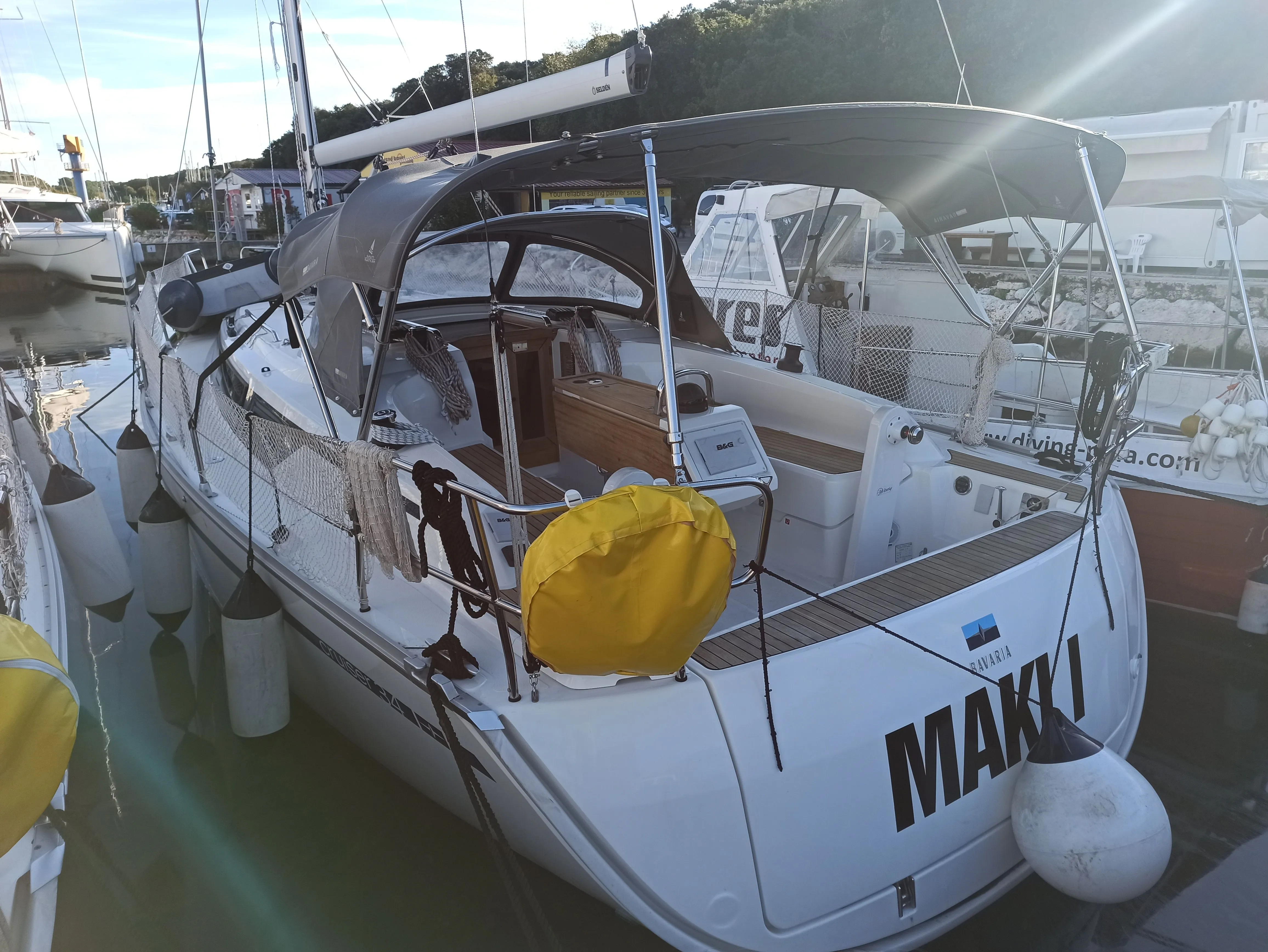 Maki 1 Charter Boat
