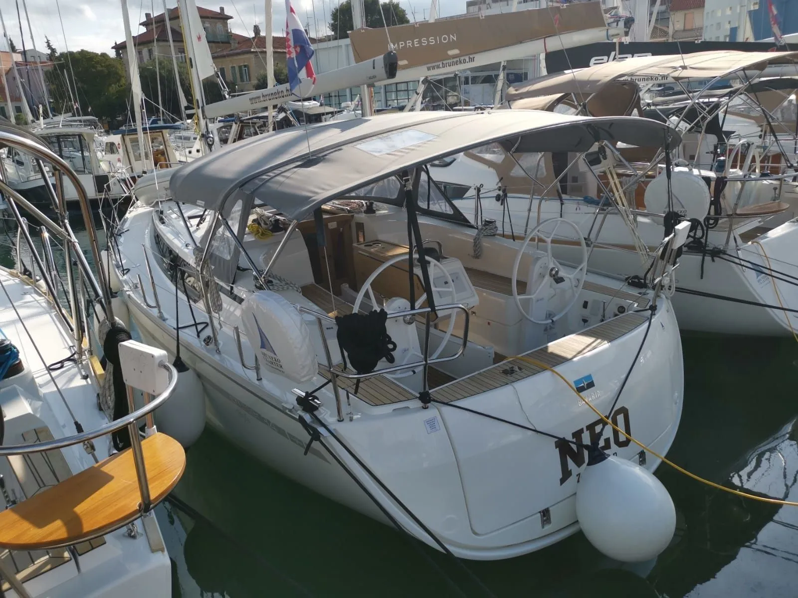 Neo Charter Boat