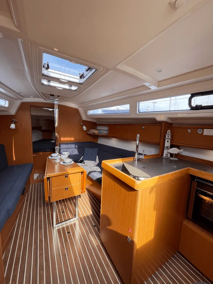 9.99m Pirovac Sailing Yacht Hire