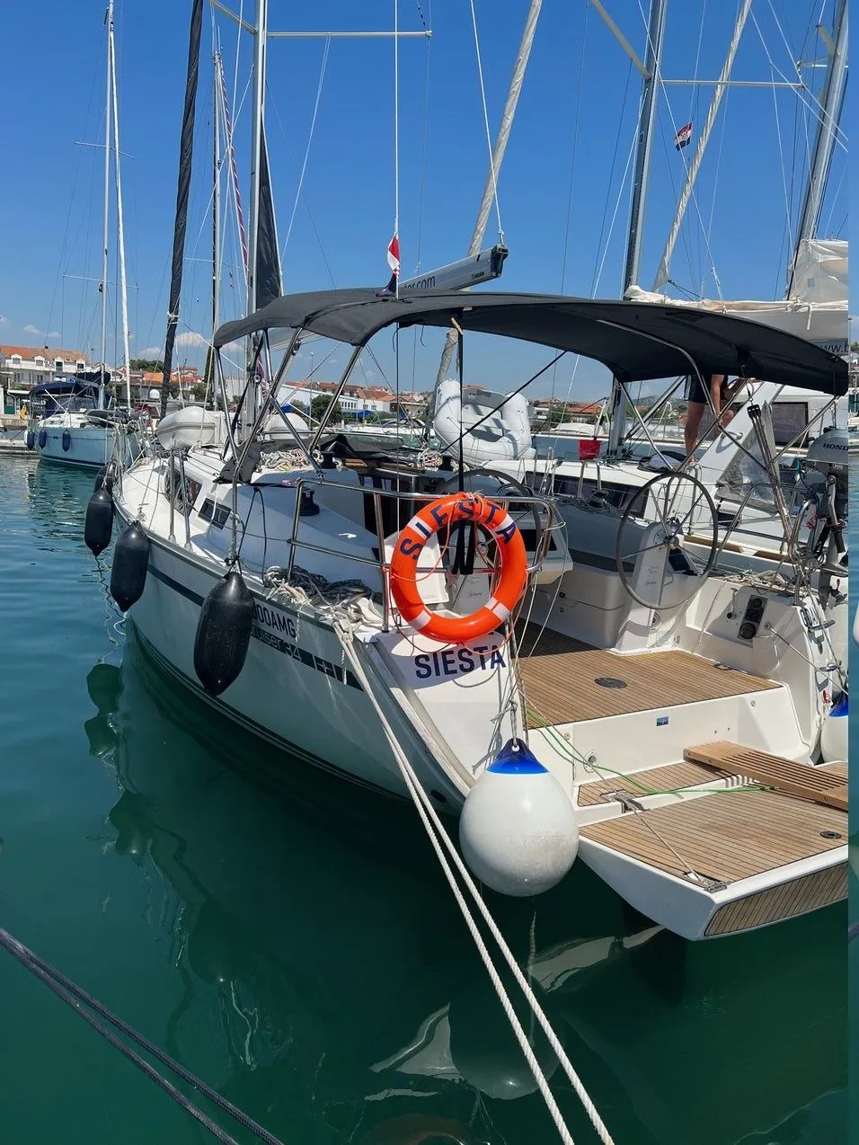 9.99m Pirovac Sailing Yacht Hire