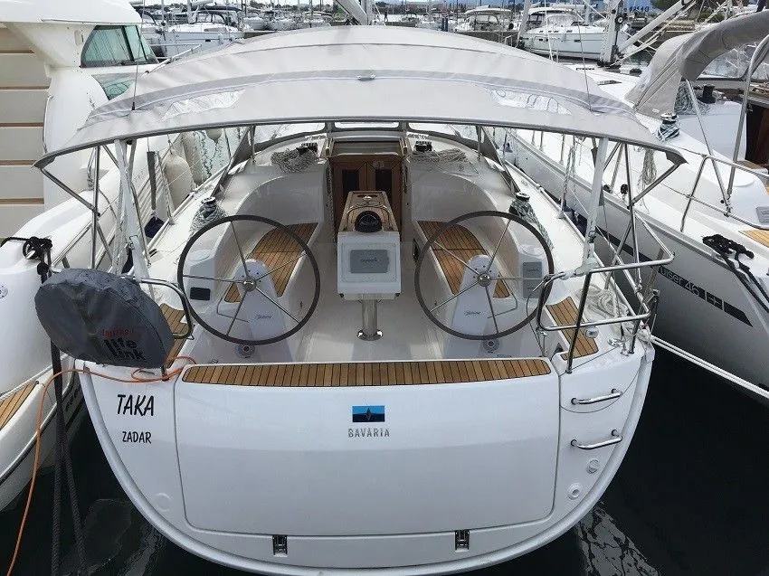 Taka Charter Boat - 3