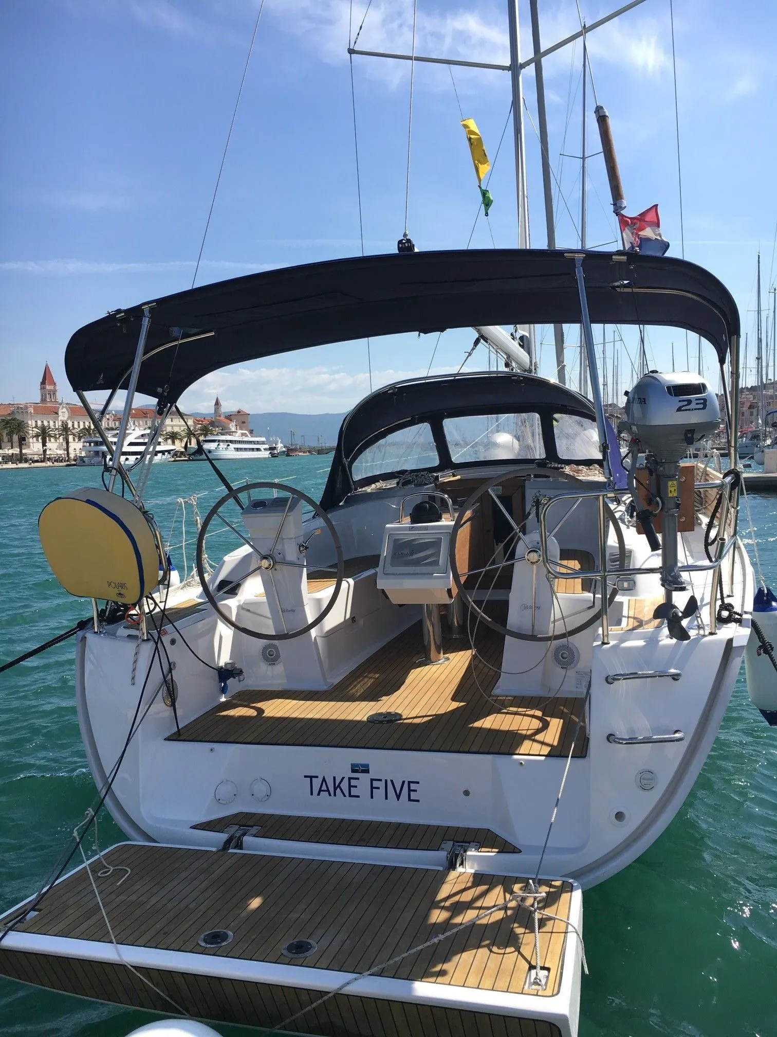 9.99m Dubrovnik Sailing Yacht Hire
