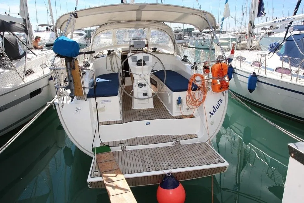 Rent a 11.3m Sailing Yacht in Primošten