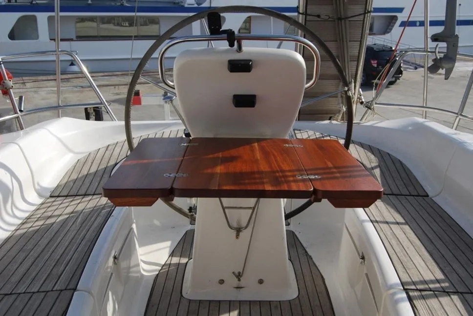 Explore Volos on a 10.96m Rental Sailing Yacht