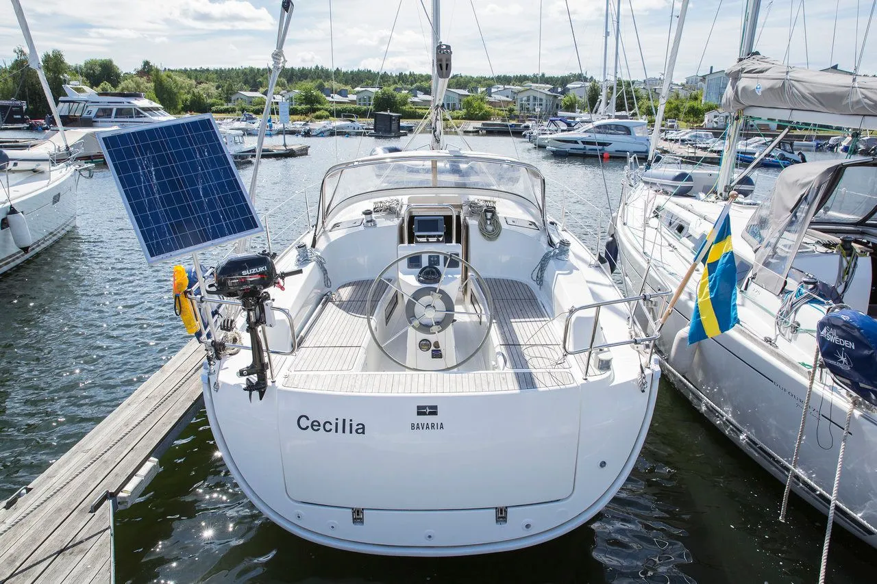 Charter a 11.3m Bavaria Cruiser 36 in Stockholm