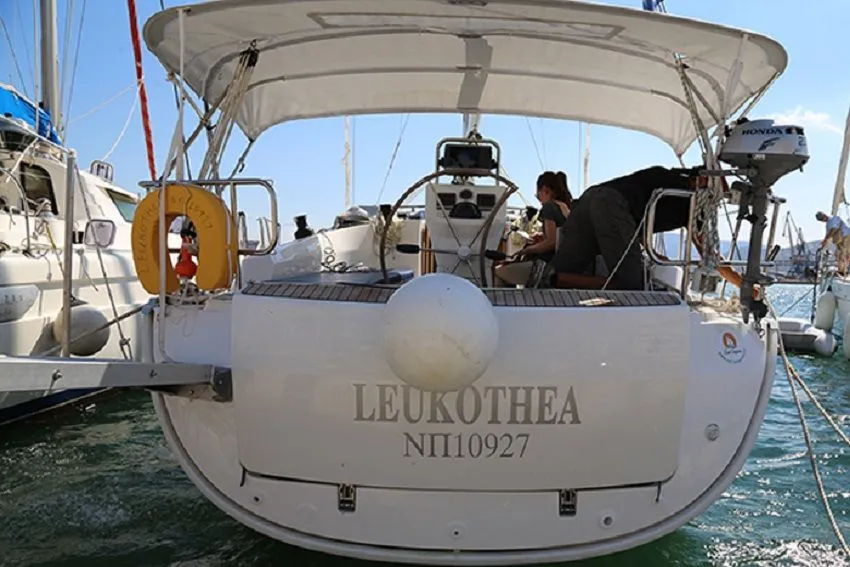 Charter a 10.96m Sailing Yacht Bavaria Cruiser 36 in Loutraki