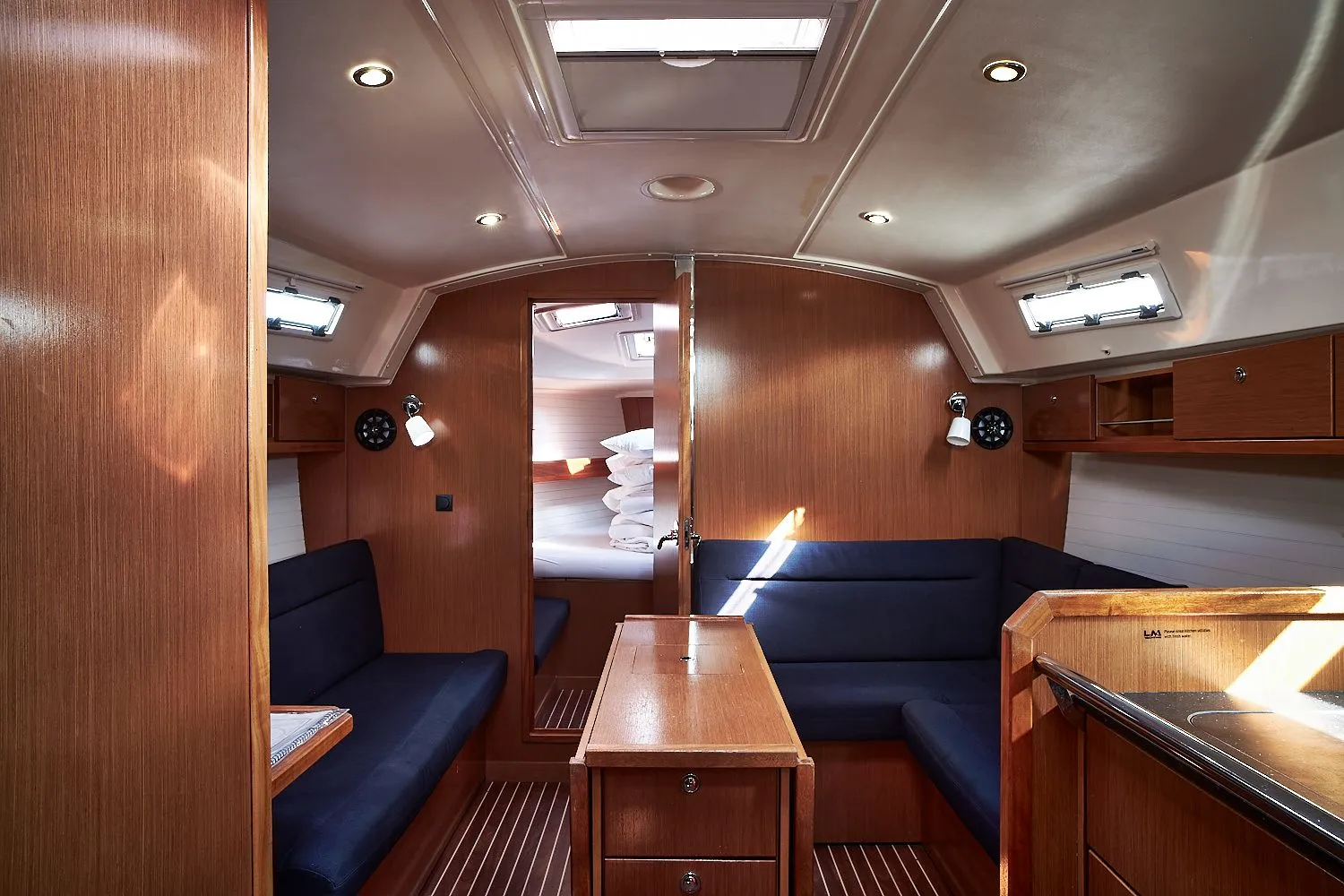 White Pearl Charterboot - 5