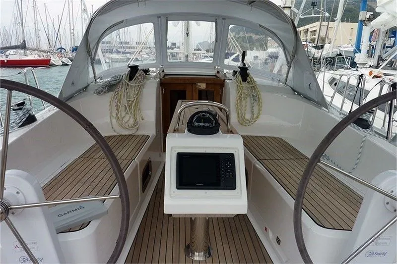 Alena Charter Boat