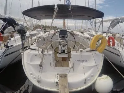Rent a 11.35m Boat in Nikiana