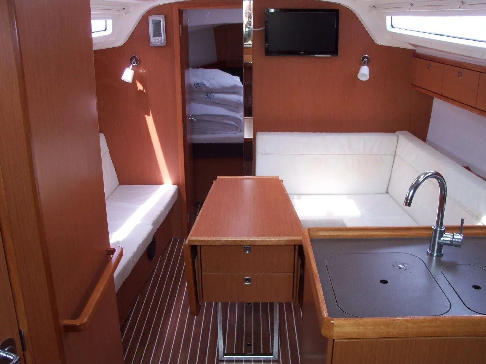 Andrea Charterboot - 5