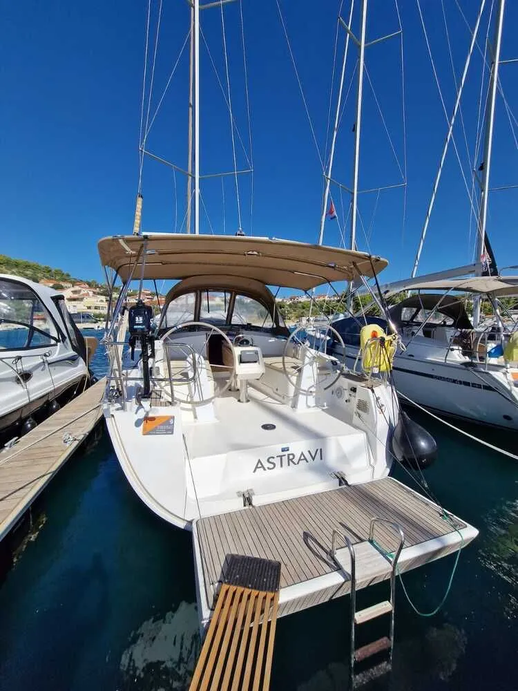 Astravi Charter Boat