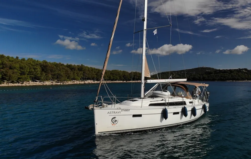 Astravi Charter Boat