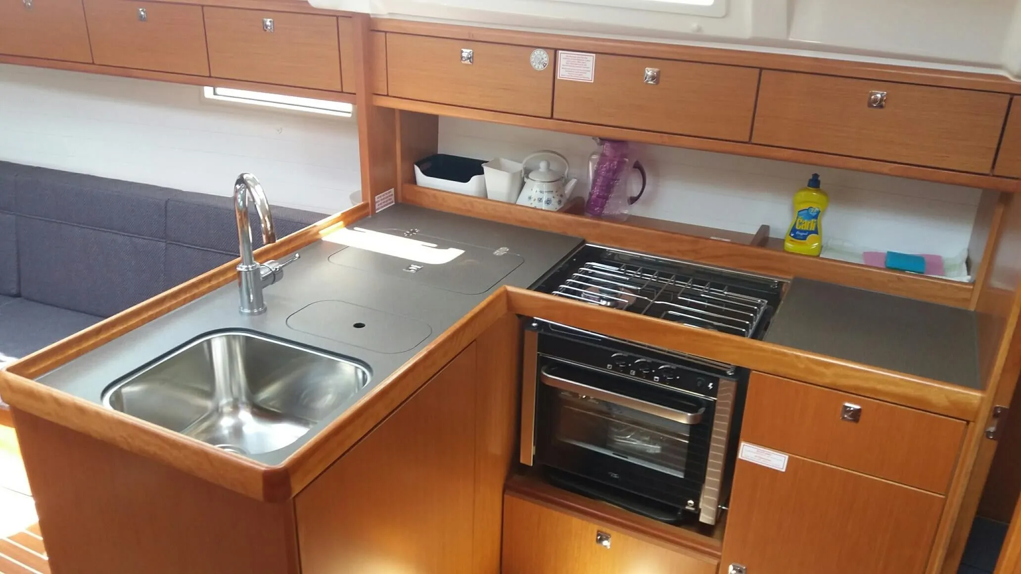 Charter a 11.3m Bavaria Cruiser 37 in Baska Voda