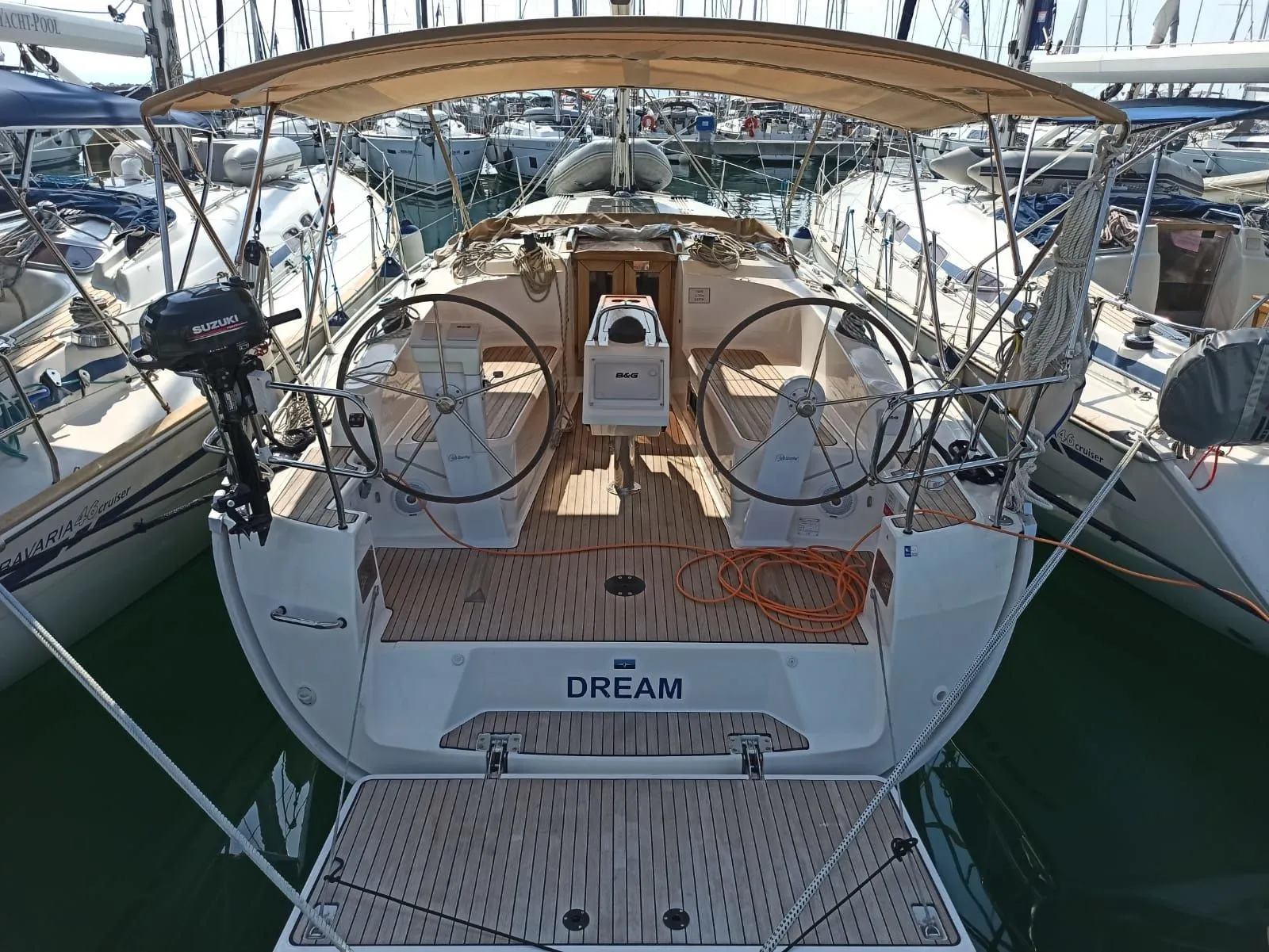 Boat - Charter a 11.3m Bavaria Cruiser 37 in Split