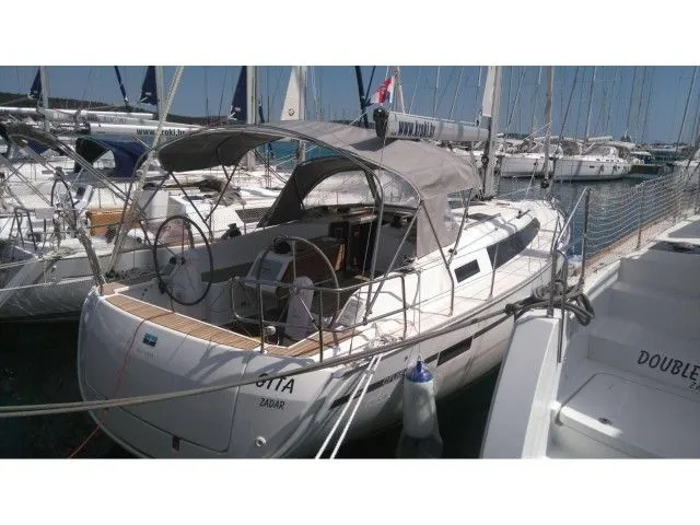 Gita Charter Boat - 1