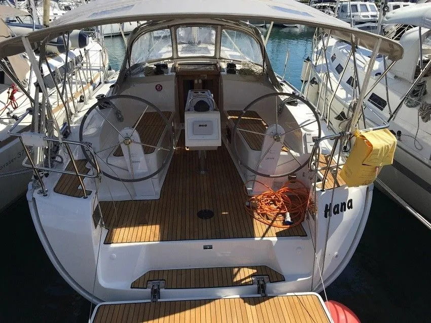 Hana Charterboot - 3