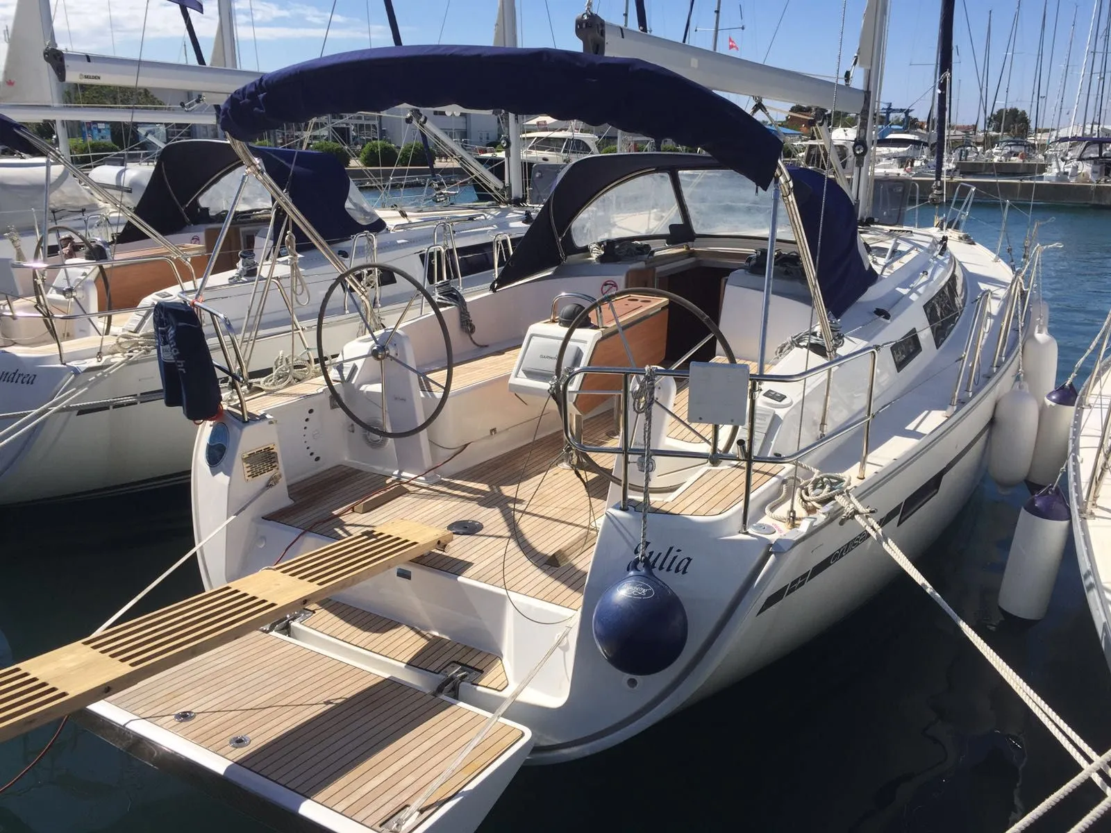 Julia Charter Boat - 3