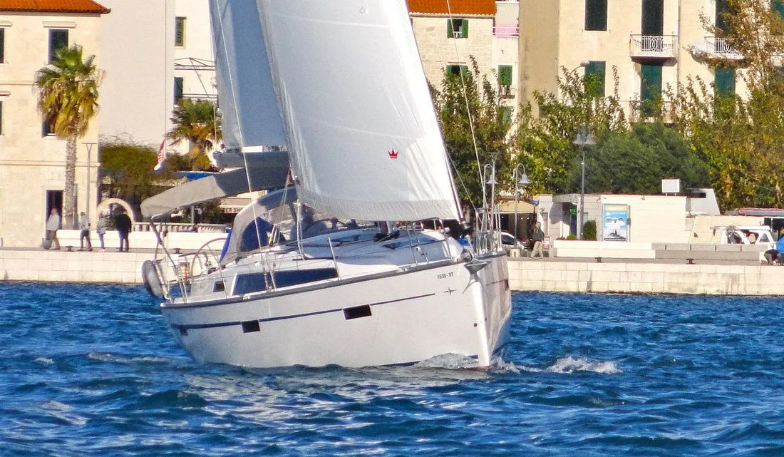Lirica Charter Boat