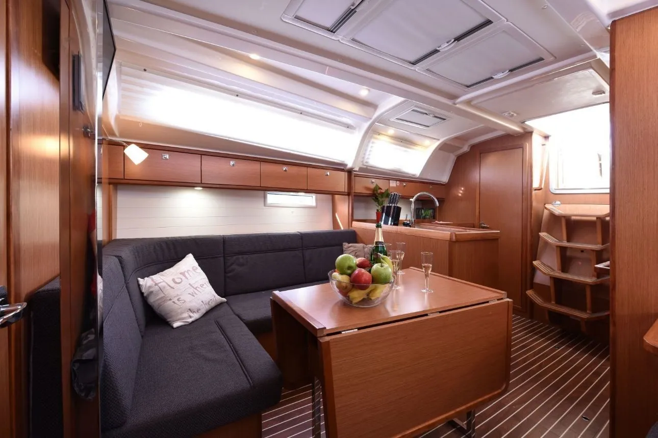 Luka Charterboot - 5