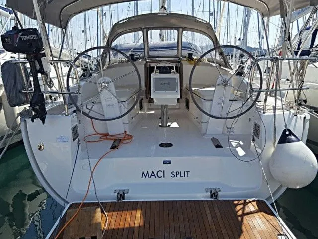 Rent a 11.3m Bavaria Cruiser 37 in Novi Vinodolski