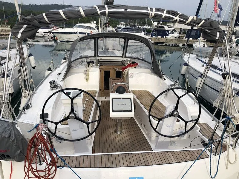 Mojito Charter Boat