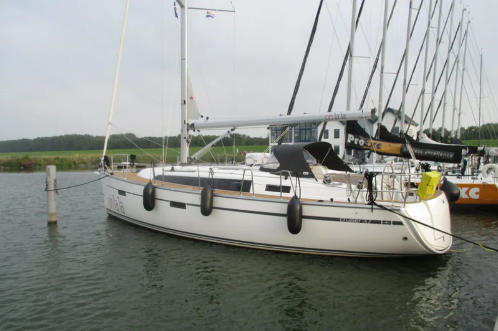 Boot - 11.3m Lelystad Bavaria Cruiser 37 Hire