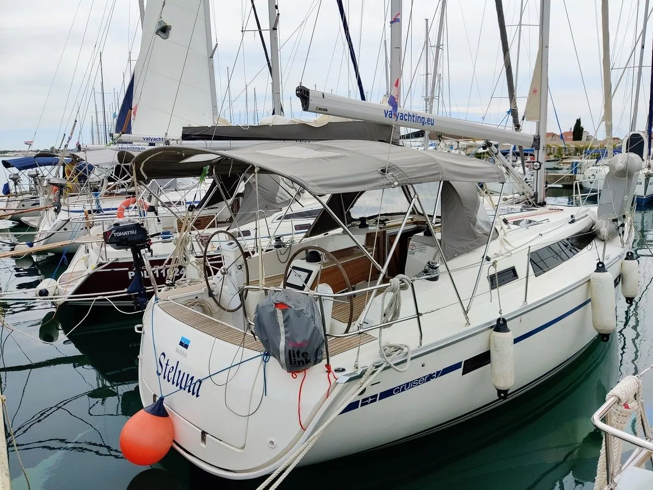 Steluna Charter Boat - 5