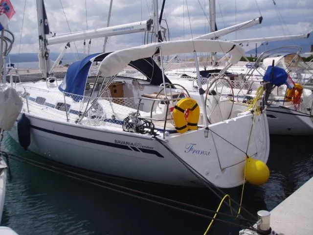 Charter a 12.35m Bavaria Cruiser 40 in Funtana
