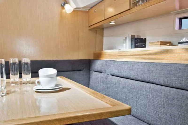 Rent a 11.99m 3 Cabin Sailing Yacht in Gouvia