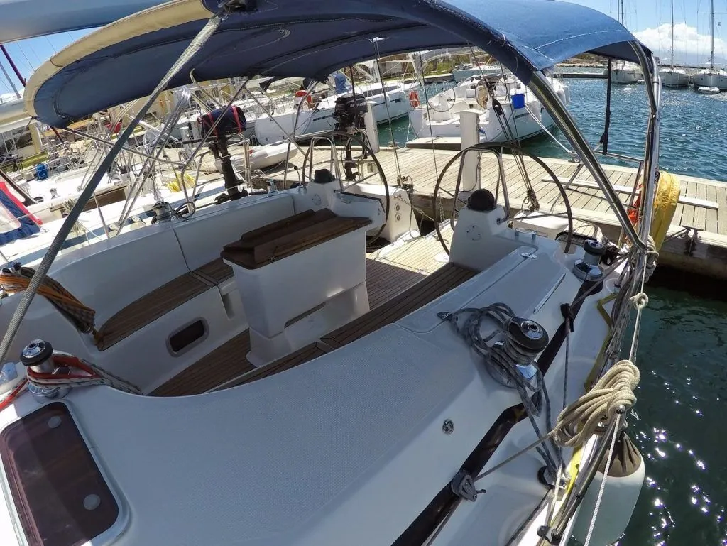 Leli Charter Boat
