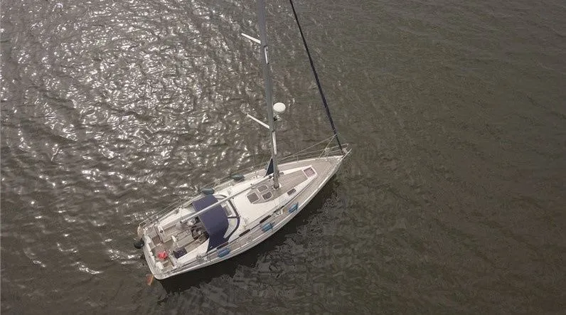 Luna Charter Boat