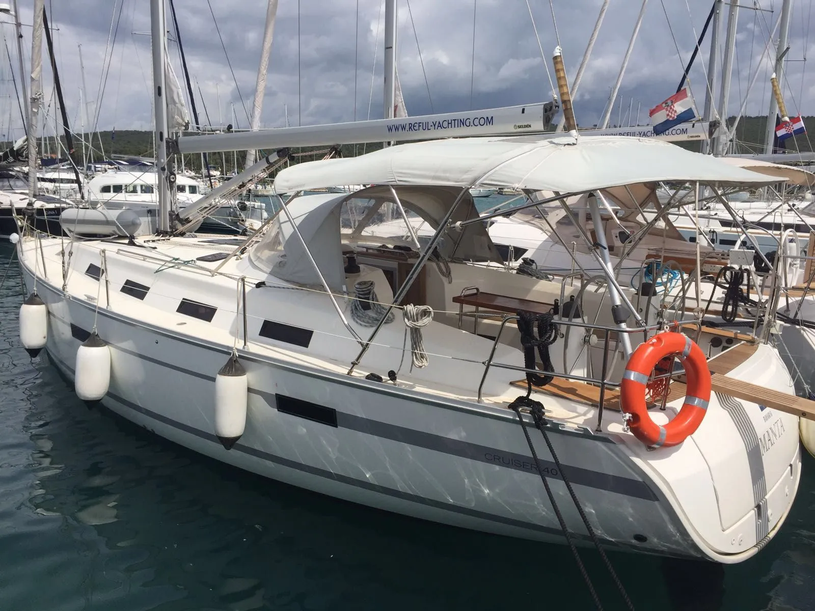 Rent a 12.35m 3 Cabin Sailing Yacht in Sukosan