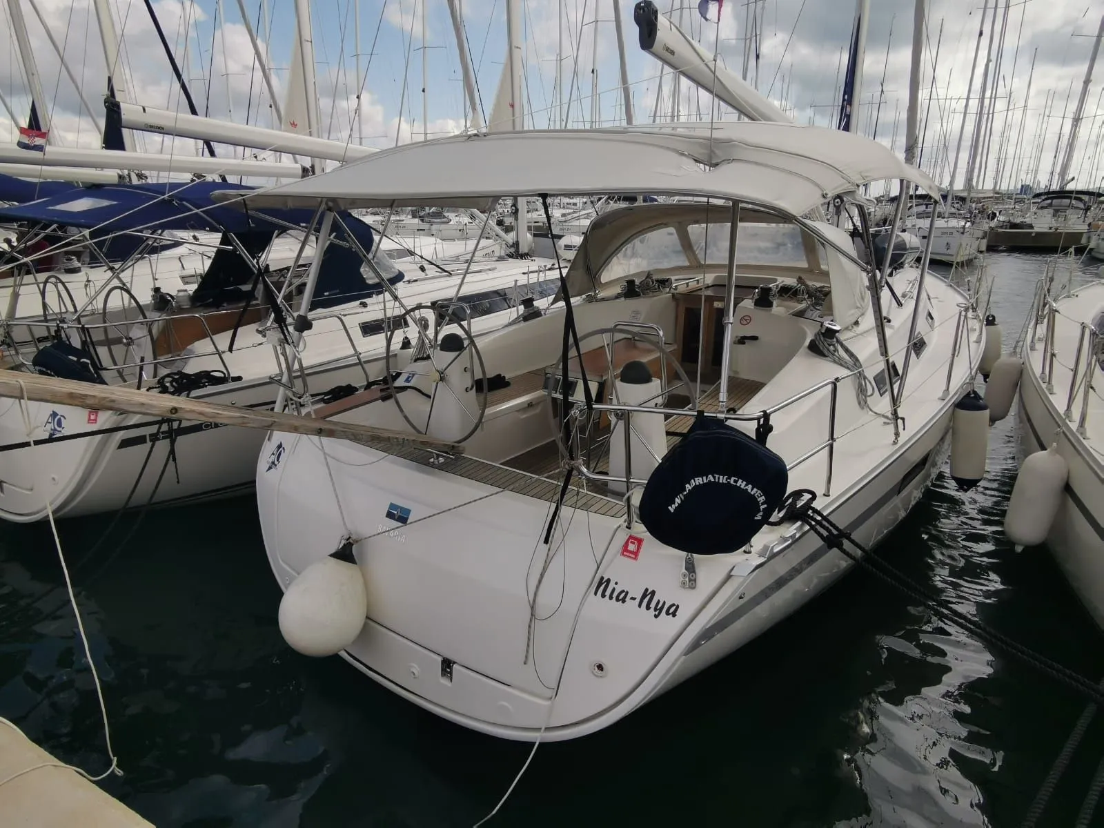 Nia-Nya Charter Boat - 4