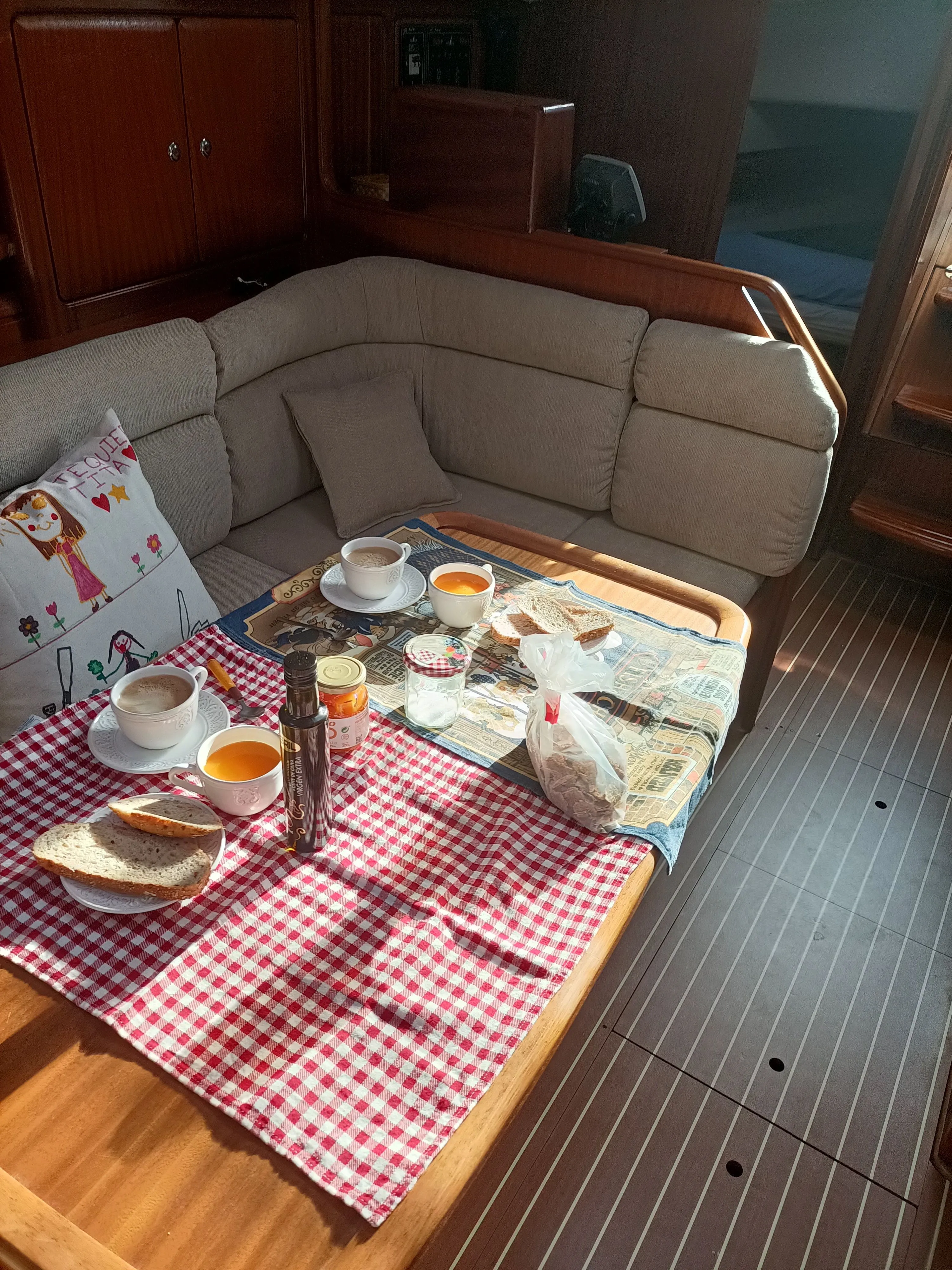 Explore Vigo on a 12.23m Rental Sailing Yacht