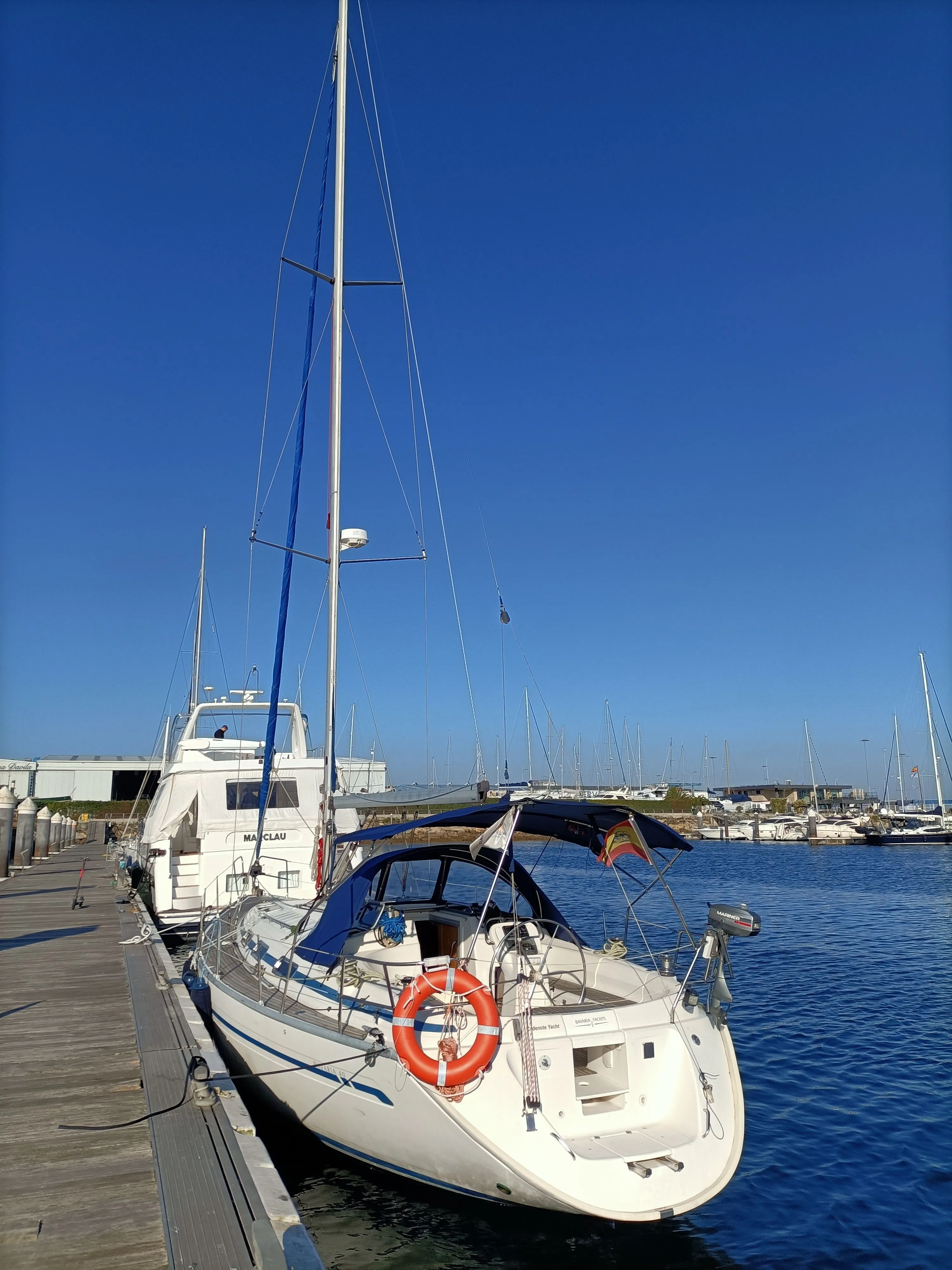 Explore Vigo on a 12.23m Rental Sailing Yacht
