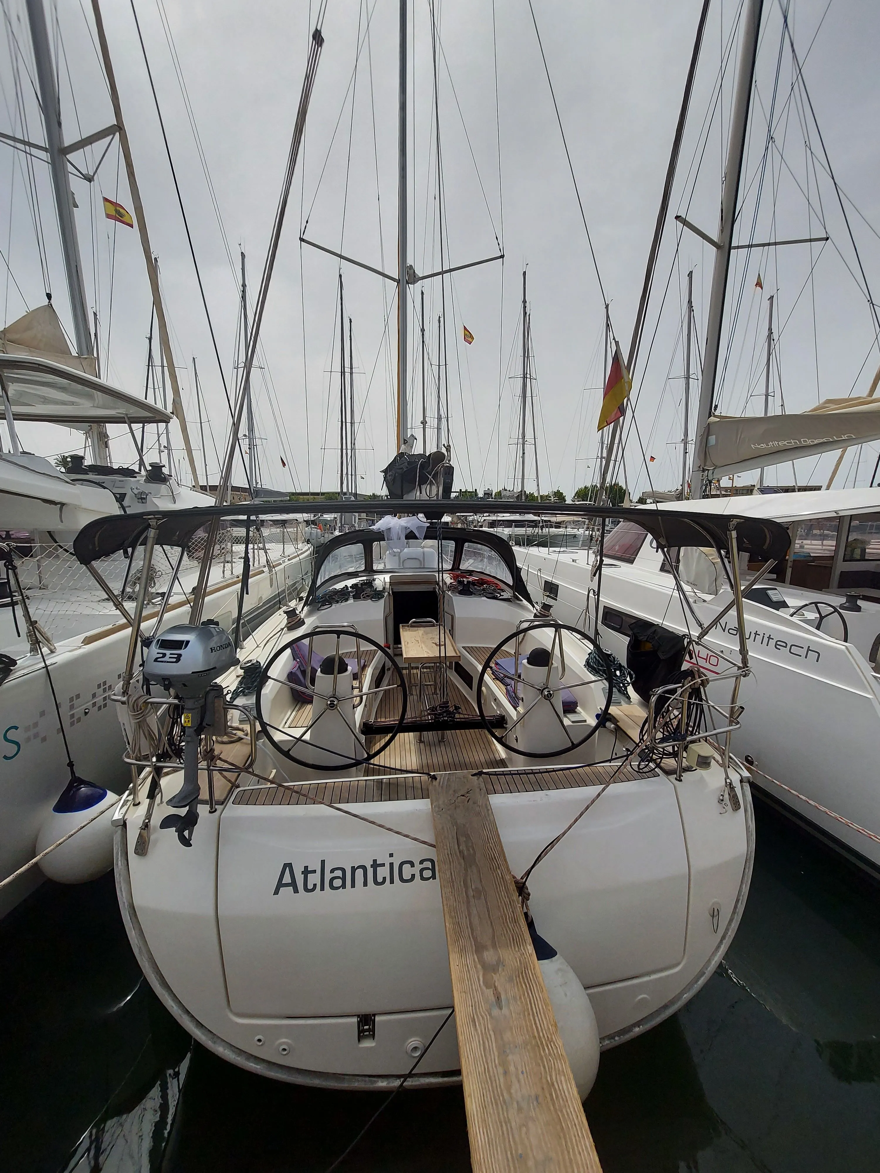 Atlantica Charter Boat