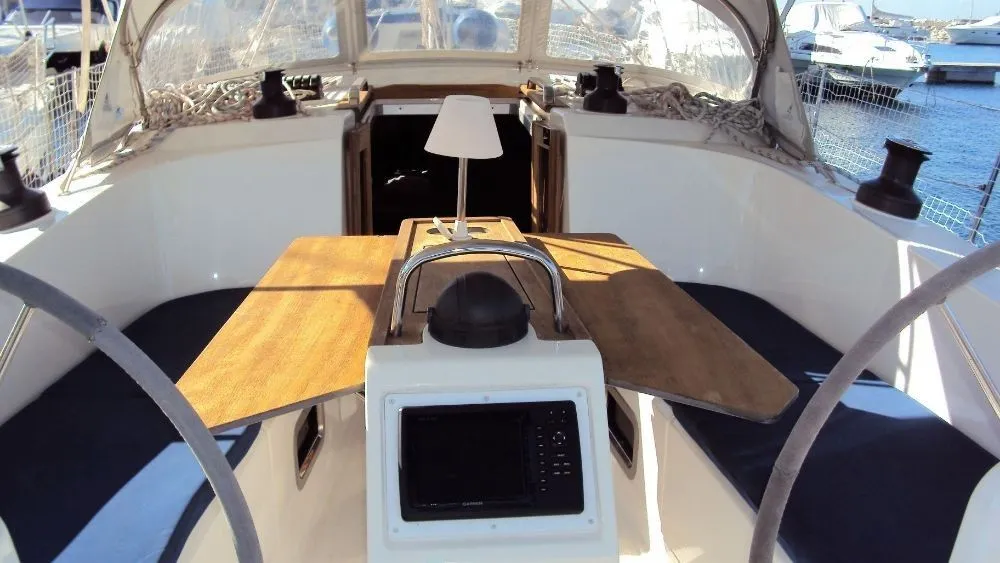Dolce Charter Boat - 5