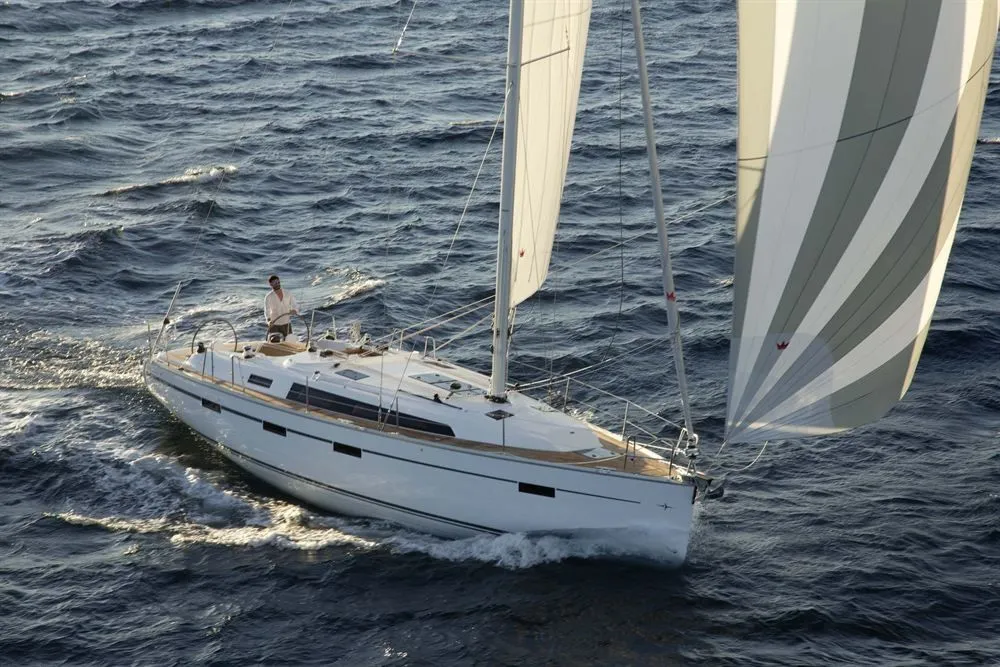 Charter a 12.55m Bavaria Cruiser 41 Sailing Yacht in Lemmer